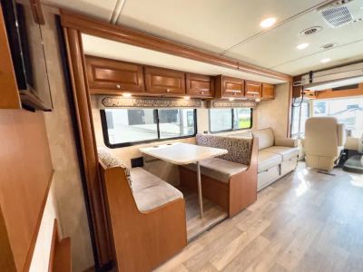 2019 Winnebago VISTA - Photo 12