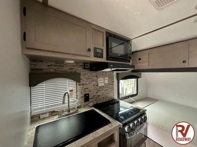 2023 Sunset Park RV Sun Lite — photo 8 view