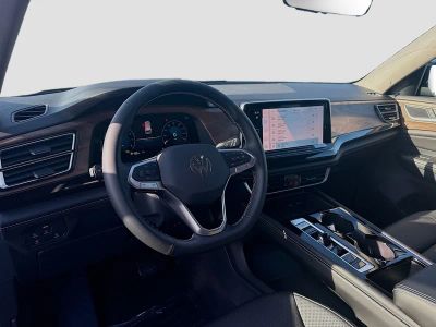 2026 Volkswagen Atlas — photo 9 view