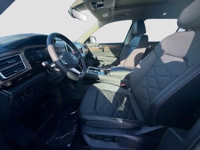 2026 Volkswagen Atlas — photo 16 view