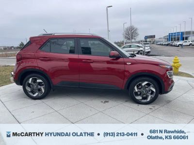 2024 Hyundai Venue - Photo 17