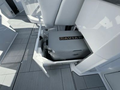 2024 Aviara AV32 Outboard - Photo 20