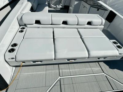 2024 Aviara AV32 Outboard - Photo 4