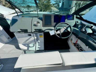2024 Aviara AV32 Outboard - Photo 23