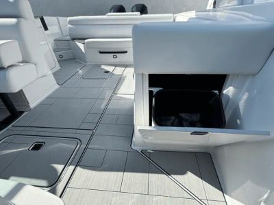 2024 Aviara AV32 Outboard - Photo 22