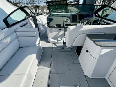 2024 Aviara AV32 Outboard - Photo 13