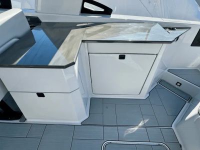 2024 Aviara AV32 Outboard - Photo 15