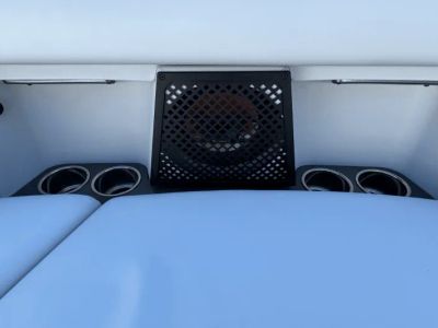 2024 Aviara AV32 Outboard - Photo 31