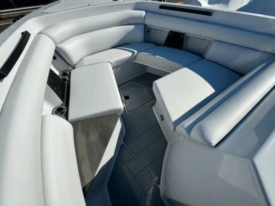 2024 Aviara AV32 Outboard - Photo 29