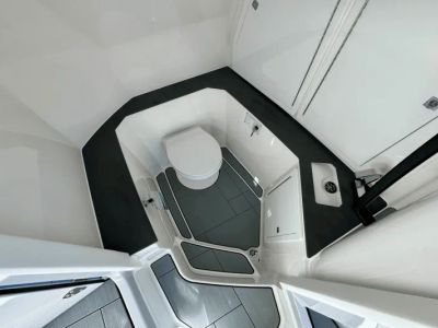2024 Aviara AV32 Outboard - Photo 28