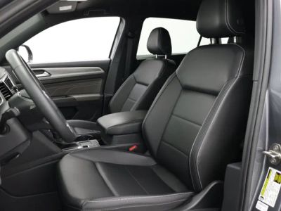 2023 Volkswagen Atlas Cross Sport — photo 13 view