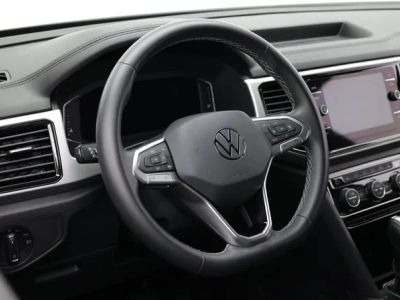 2023 Volkswagen Atlas Cross Sport — photo 8 view