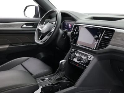 2023 Volkswagen Atlas Cross Sport — photo 32 view