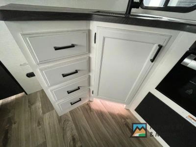 2024 Venture RV Stratus - Photo 10