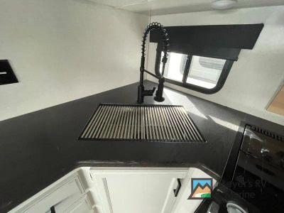2024 Venture RV Stratus - Photo 11