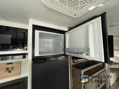 2024 Venture RV Stratus - Photo 18