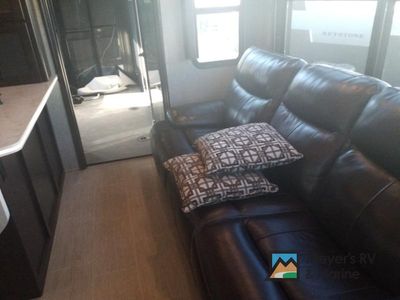 2017 Keystone RV Raptor - Photo 9