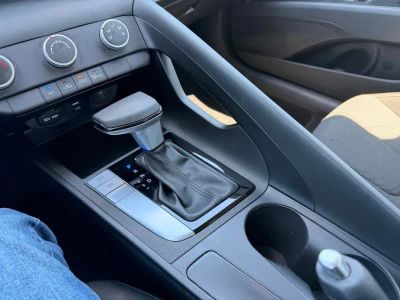 2025 Hyundai Elantra - Photo 19