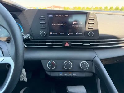 2025 Hyundai Elantra - Photo 17