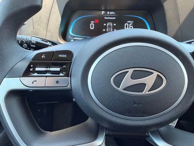 2025 Hyundai Elantra - Photo 16