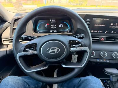 2025 Hyundai Elantra - Photo 12