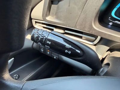 2025 Hyundai Elantra - Photo 14