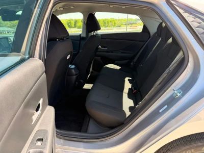 2025 Hyundai Elantra - Photo 24