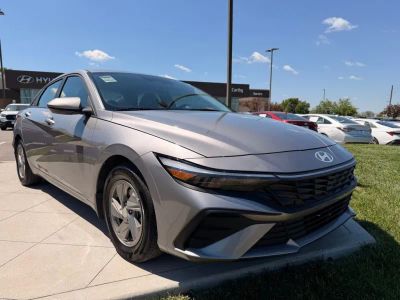 2025 Hyundai Elantra - Photo 7