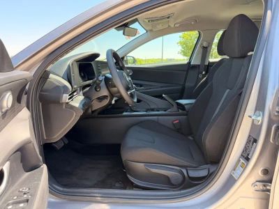 2025 Hyundai Elantra - Photo 22