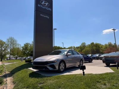 2025 Hyundai Elantra - Photo 1