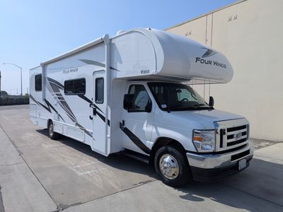 2025 Thor Motor Coach Four Winds — photo 31 view