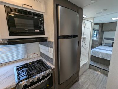 2025 Thor Motor Coach Four Winds — photo 25 view