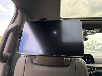 2026 Chevrolet Suburban — photo 19 view