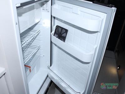2026 Airstream Rangeline - Photo 39