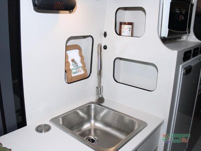 2026 Airstream Rangeline - Photo 34