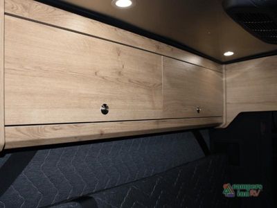 2026 Airstream Rangeline - Photo 50