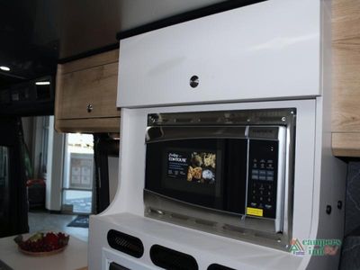 2026 Airstream Rangeline - Photo 42