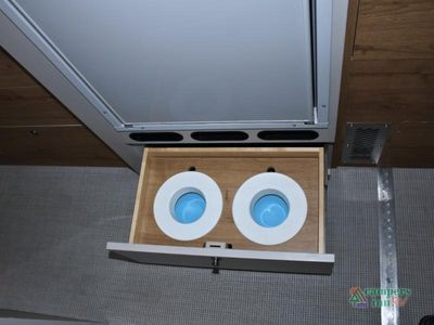 2026 Airstream Rangeline - Photo 41