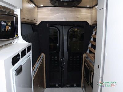 2026 Airstream Rangeline - Photo 44