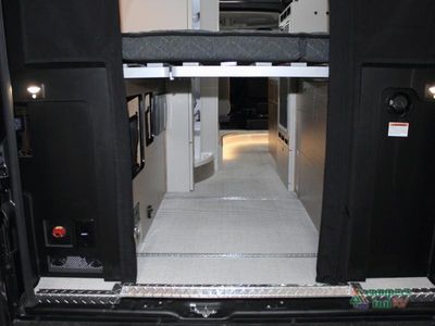 2026 Airstream Rangeline - Photo 8