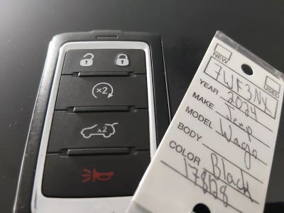 2024 Jeep Wagoneer - Photo 15