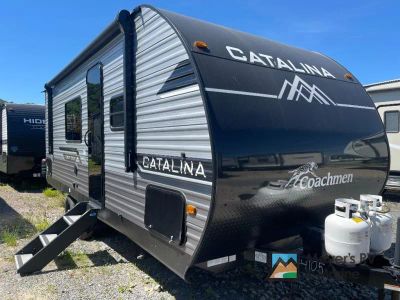 2025 Coachmen RV Catalina Summit Series 8 211BH — front three-quarter view