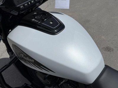 2025 Indian Motorcycle Chieftain PowerPlus Dark Horse 112 w/PowerBand Ghost White Metallic Smoke - Photo 10