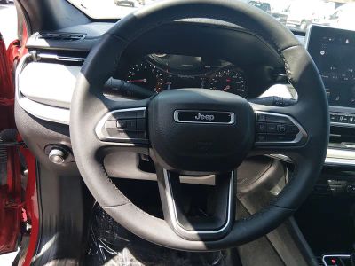 2024 Jeep Compass - Photo 12