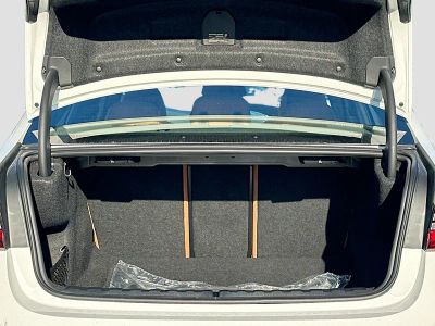 2026 BMW 3 Series — photo 21 view