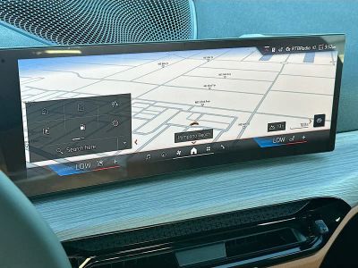 2026 BMW 3 Series — photo 11 view