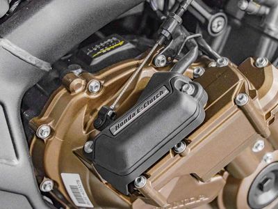 2026 Honda CB650R E-Clutch - Photo 12
