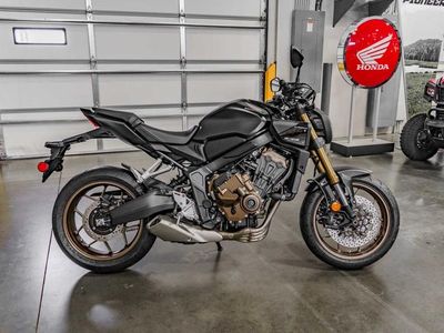 2026 Honda CB650R E-Clutch - Photo 3