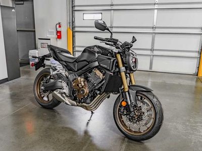 2026 Honda CB650R E-Clutch - Photo 2