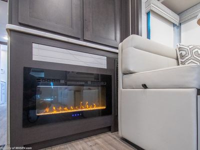 2026 Thor Motor Coach Inception - Photo 10